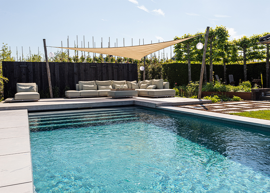 Een schaduwdoek ophangen: zo pak je dat aan